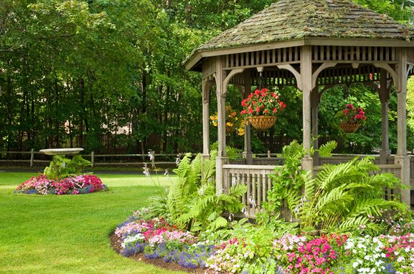 Backyard Landscaping Service in Cleveland